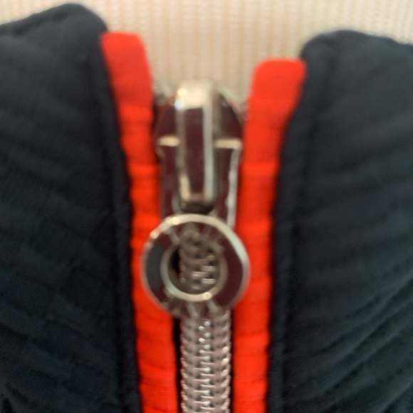 Tail Ladies Navy Golf Sports Vest, size Medium - Picture 2 of 8